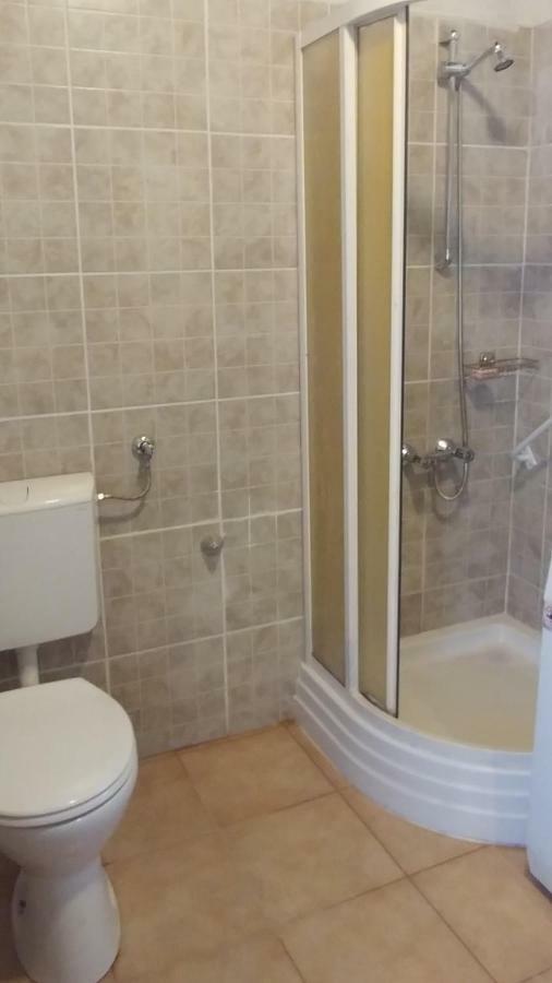 Oncsa Vendeghaz Hotel Gyongyos Ngoại thất bức ảnh