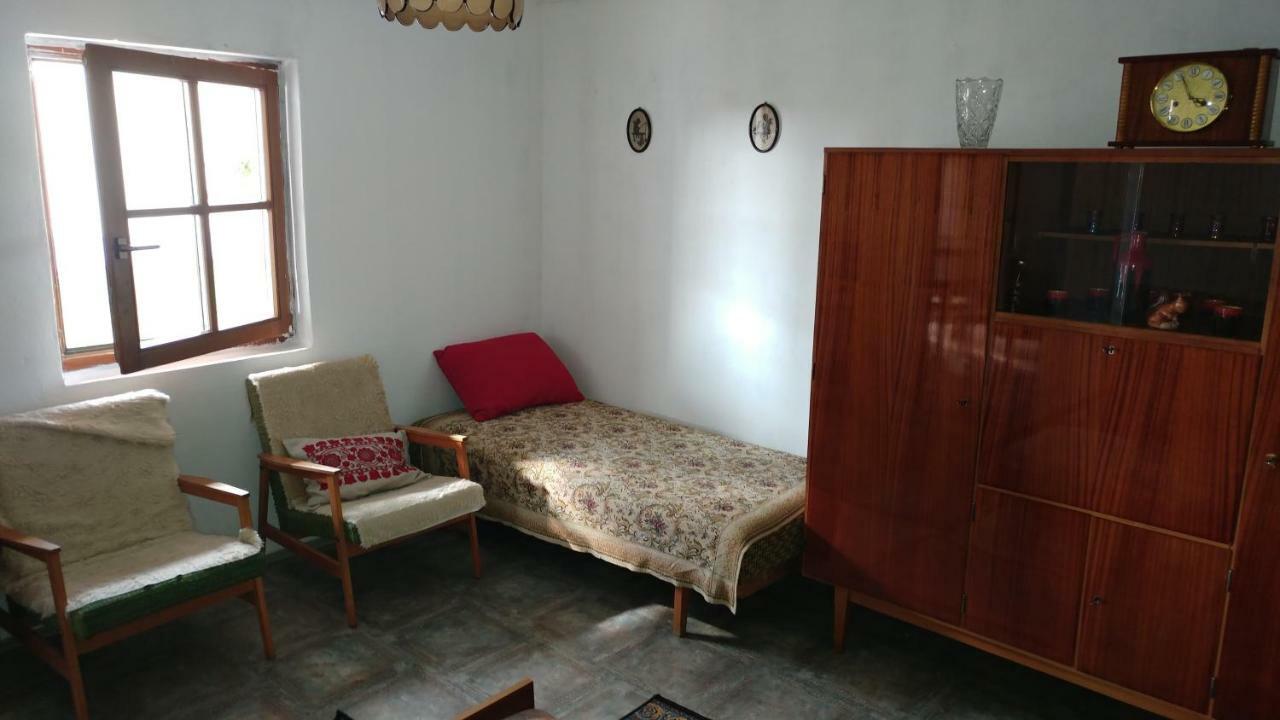 Oncsa Vendeghaz Hotel Gyongyos Ngoại thất bức ảnh